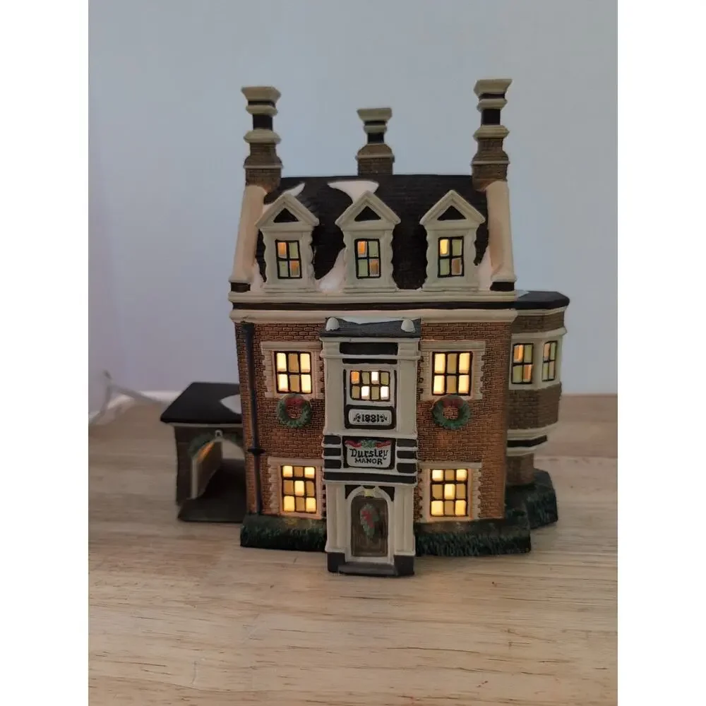 Department 56 “Dursley Manor” Dickens‎ Village Series 1995 Retired With Light.